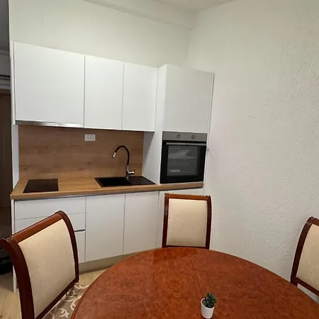 Duky 1 Apartment Vir